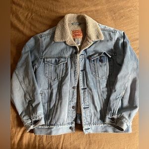 Levi Fleece Lined Jean Jacket Size Large